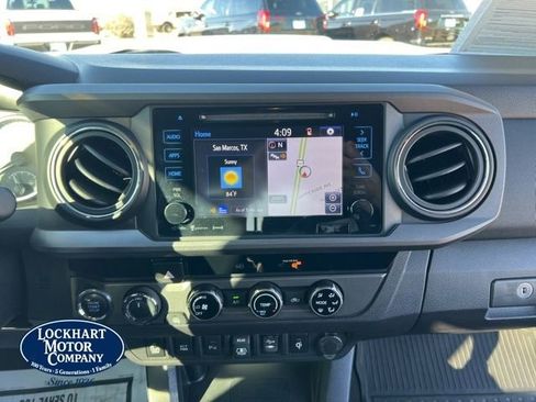 Used 2018 Toyota Tacoma TRD Sport w/ Technology Package image 42