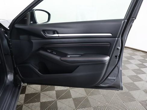 Used 2023 Nissan Altima 2.0 SR FWD image 24