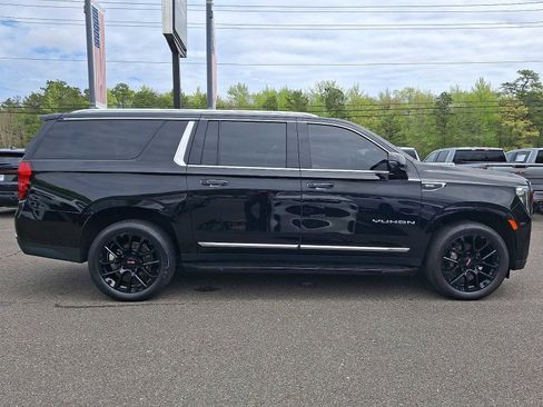 Used 2023 GMC Yukon XL SLT w/ SLT Premium Package AWD/4WD image 7