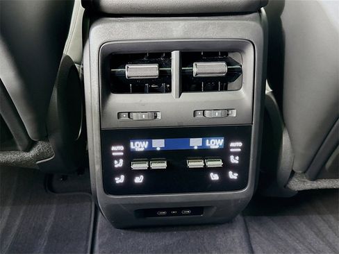 Used 2024 Porsche Macan 4 Electric image 26