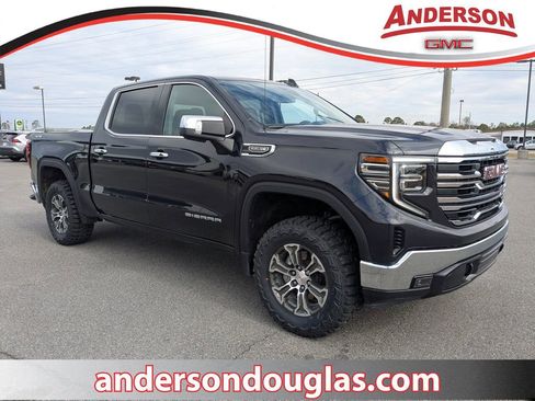 Used 2025 GMC Sierra 1500 SLT image 1