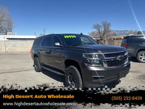 Used 2018 Chevrolet Suburban LT image 1