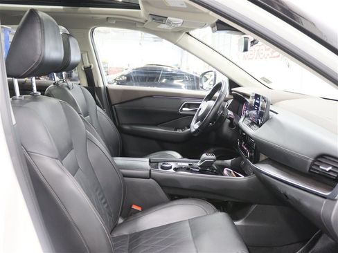 Used 2023 Nissan Rogue Platinum w/ Platinum Premium Package AWD/4WD image 29