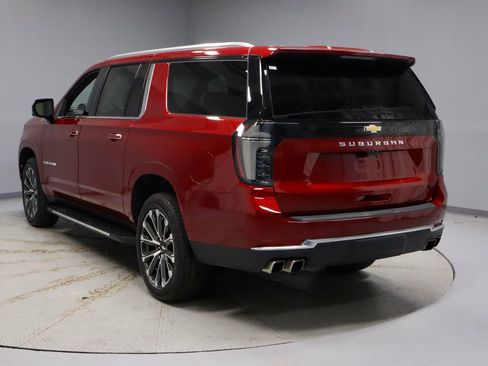 Used 2025 Chevrolet Suburban High Country w/ Sun And Tow Package AWD/4WD image 9