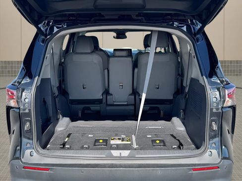 Used 2024 Toyota Sienna XLE image 15