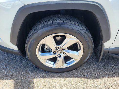 Used 2021 Toyota RAV4 Limited image 25