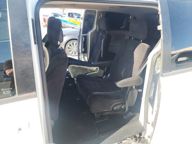 Used 2013 Dodge Grand Caravan SXT FWD image 9