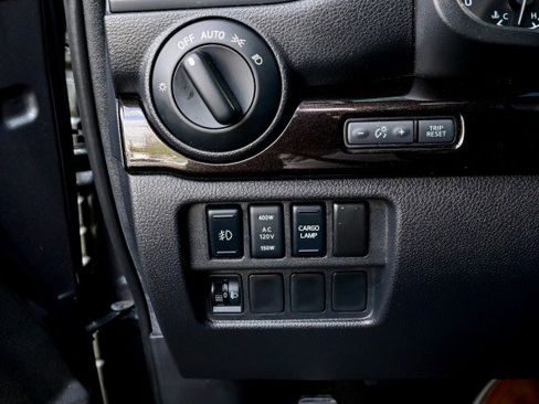 Used 2019 Nissan Titan SV w/ SV Convenience Package image 50