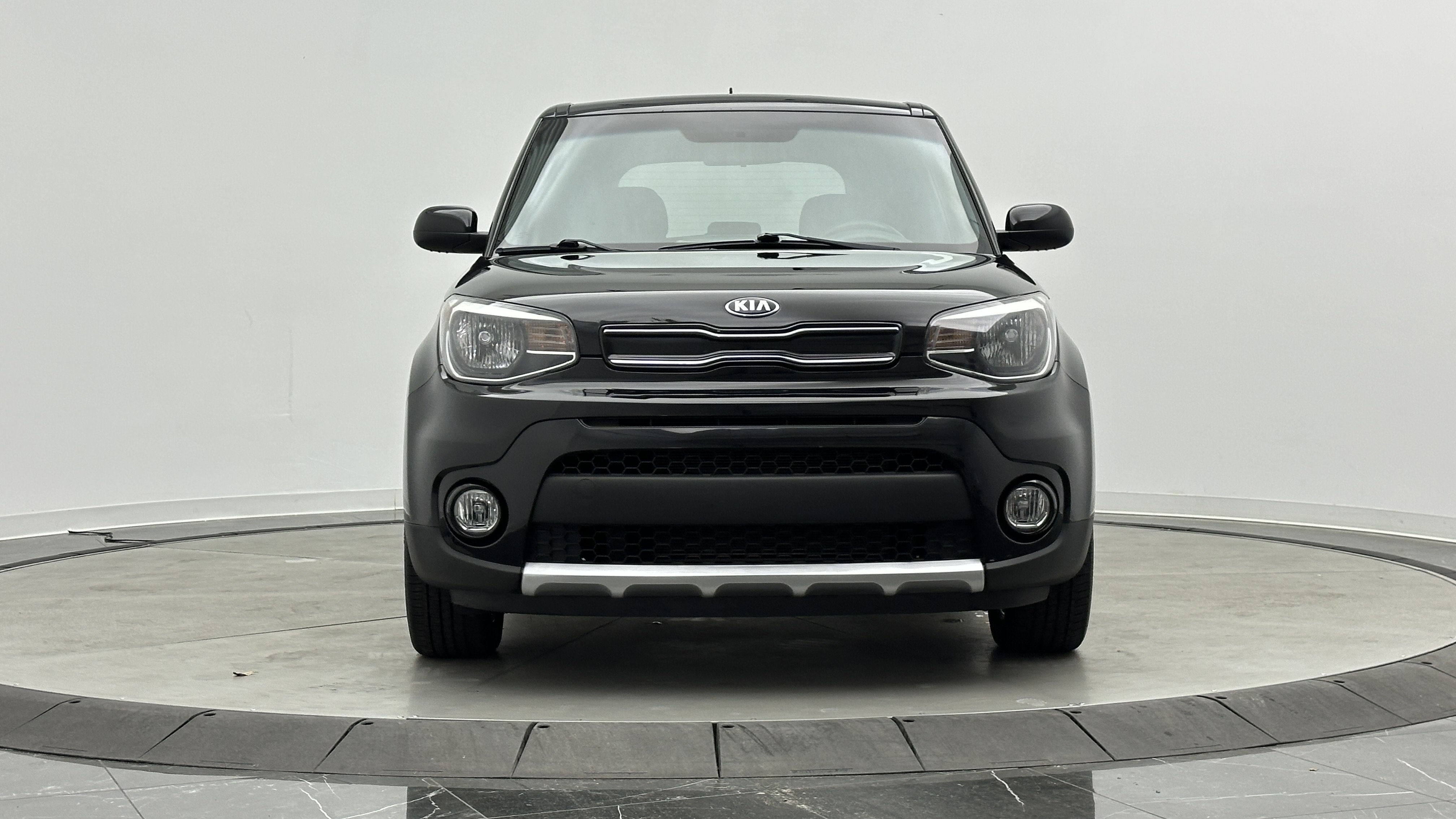 Used 2017 Kia Soul + FWD image 2