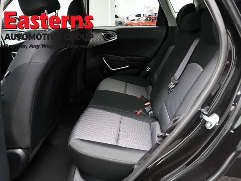 Used 2025 Kia Soul LX w/ LX Technology Package FWD image 20