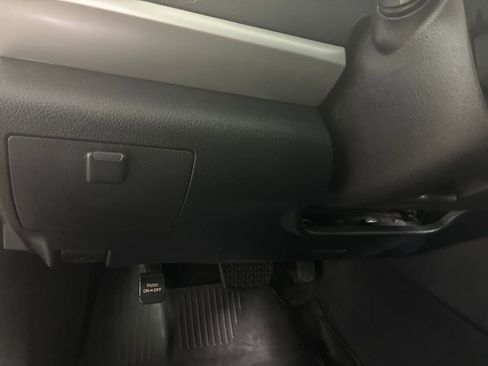 Used 2017 Toyota Camry SE image 18