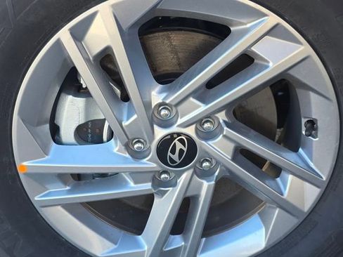 New 2026 Hyundai Tucson SE image 7