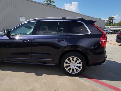 Used 2017 Volvo XC90 T6 Momentum w/ Vision Package AWD/4WD image 6