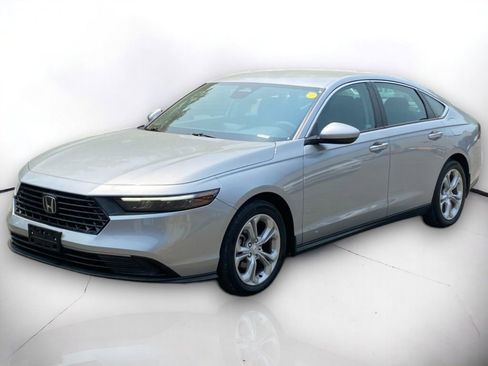 Used 2023 Honda Accord LX image 2