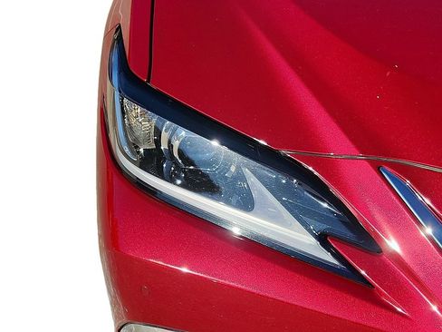 Used 2025 Lexus ES 300h w/ Premium Package image 10