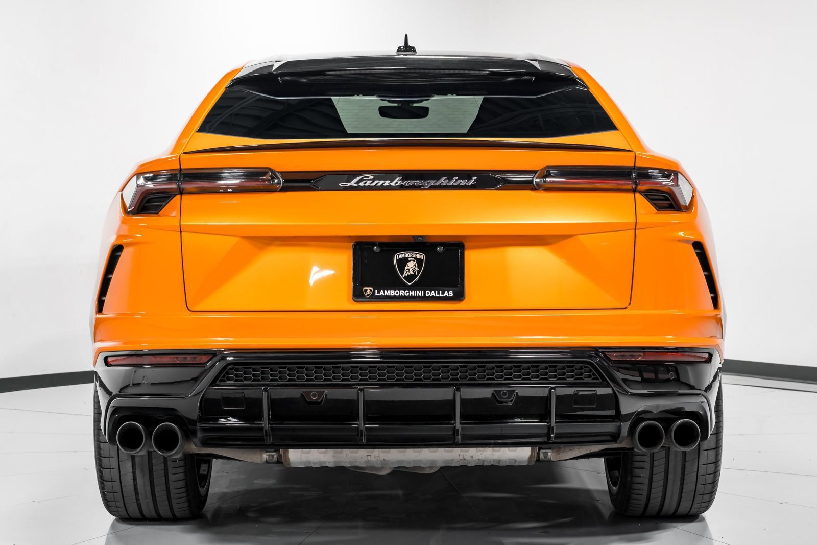 Used 2022 Lamborghini Urus AWD/4WD image 5