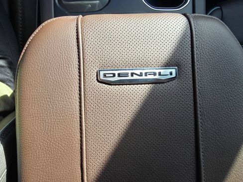 New 2026 GMC Sierra 2500 Denali w/ Denali Reserve Package AWD/4WD image 35