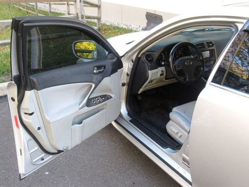 Used 2007 Lexus IS 250 AWD image 16