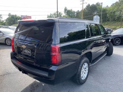 Used 2019 Chevrolet Suburban LT image 7