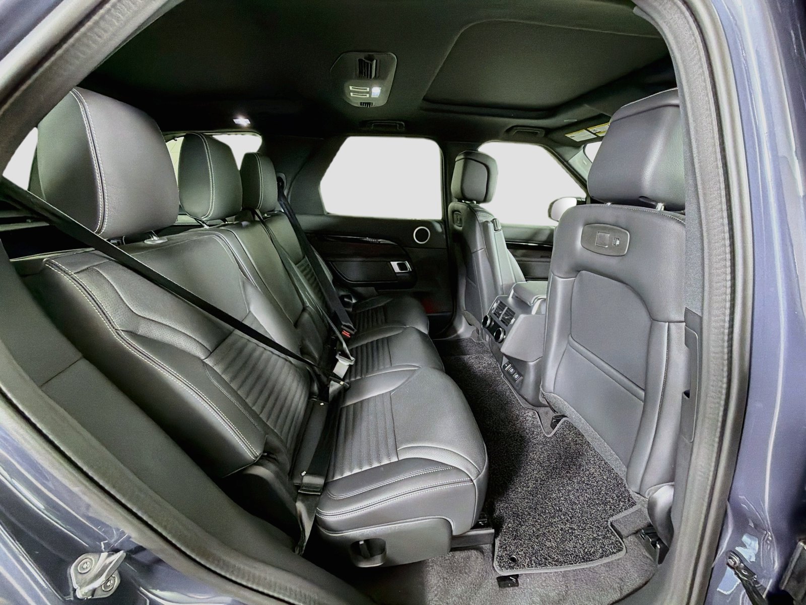 New 2026 Land Rover Discovery S AWD/4WD image 30