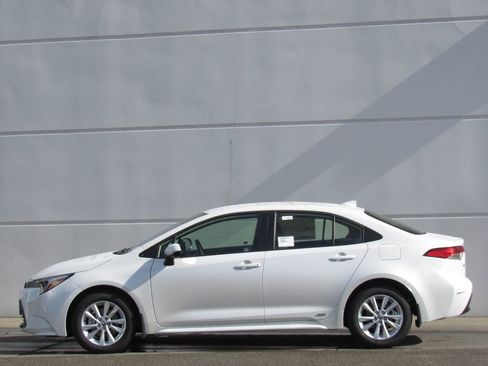 New 2026 Toyota Corolla LE AWD/4WD image 4