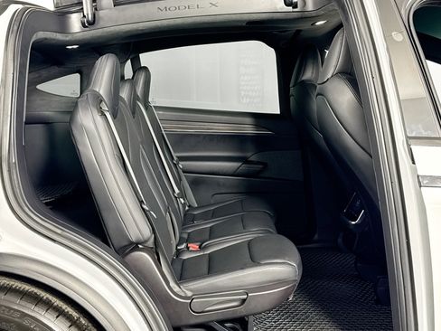 Used 2023 Tesla Model X image 40