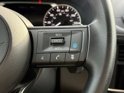Used 2024 Nissan Rogue SV FWD image 27