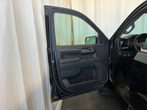 Used 2024 GMC Sierra 1500 SLT w/ LPO, GMC Protection Package AWD/4WD image 18