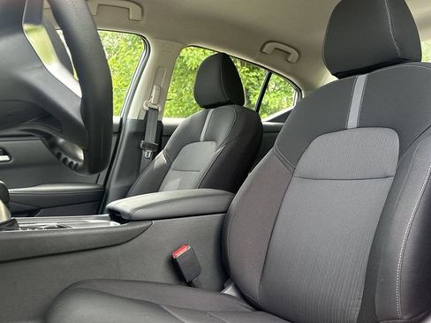 Certified 2025 Nissan Sentra SV w/ Trunk Package FWD image 11