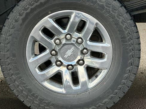 Used 2013 Chevrolet Silverado 2500 LT w/ Interior Plus Package image 24