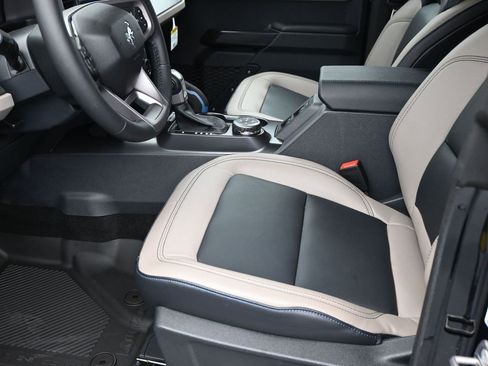 Used 2024 Ford Bronco Wildtrak image 9