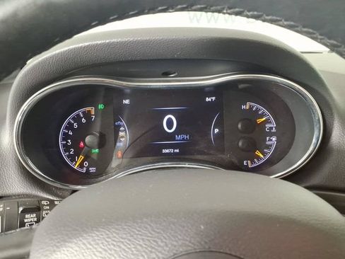 Used 2019 Jeep Grand Cherokee Limited AWD/4WD image 18