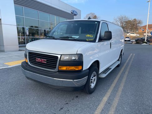 Used 2024 GMC Savana 2500 w/ Driver Convenience Package image 2