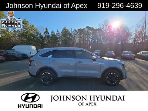 Used 2024 Kia Sorento S w/ Panoramic Sunroof Package image 14