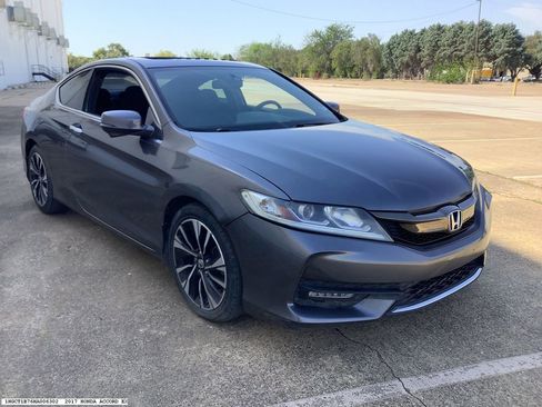 Used 2017 Honda Accord EX image 3