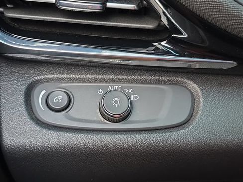 Used 2025 Buick Envista Avenir FWD image 26