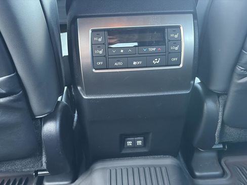 Used 2023 Lexus GX 460 Premium image 30