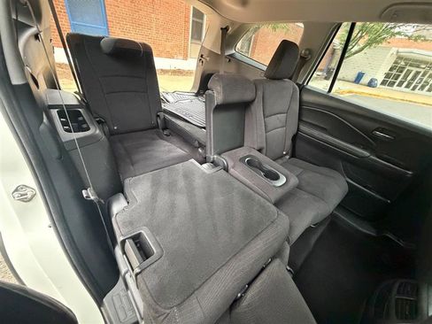 Used 2018 Honda Pilot LX image 25