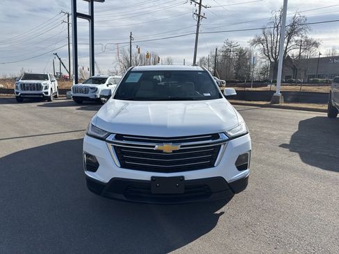 Used 2022 Chevrolet Traverse LT image 8