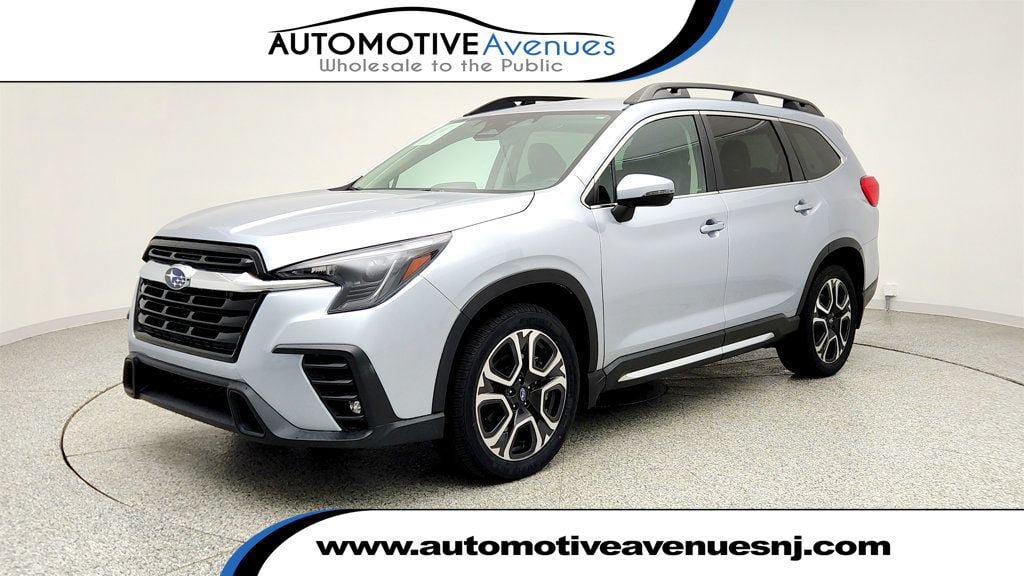 Used 2023 Subaru Ascent Limited AWD/4WD image 1