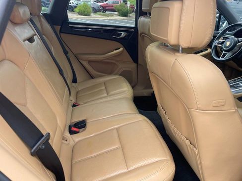 Used 2017 Porsche Macan AWD/4WD image 14