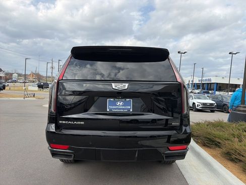 Used 2021 Cadillac Escalade Sport w/ LPO, Illumination Package image 10