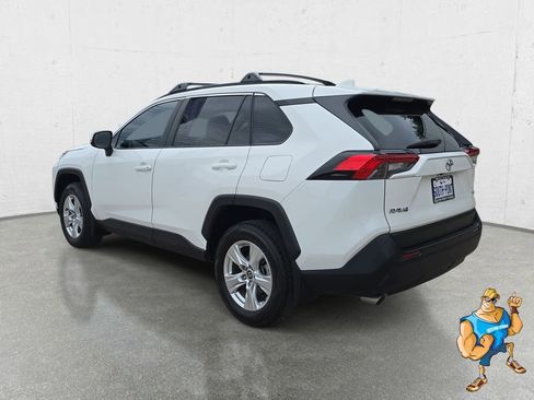 Used 2021 Toyota RAV4 XLE FWD image 7