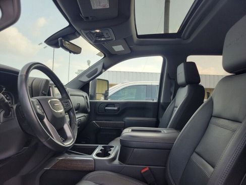 Used 2022 GMC Sierra 2500 Denali w/ Denali Ultimate Package AWD/4WD image 10