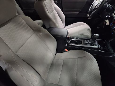 Used 2023 Toyota Tacoma SR image 31