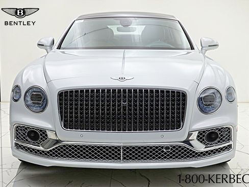 Used 2023 Bentley Flying Spur Azure image 24