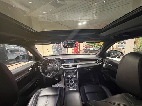 Used 2022 Alfa Romeo Stelvio Ti AWD/4WD image 10