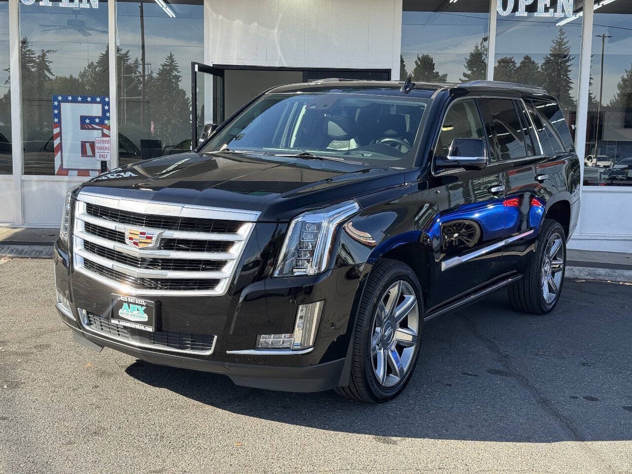 Used 2020 Cadillac Escalade Premium Luxury AWD/4WD image 1