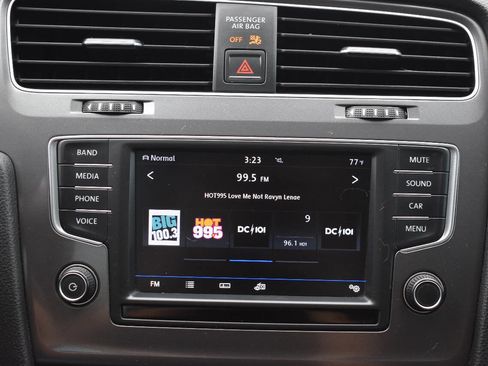 Used 2017 Volkswagen Golf Alltrack SE image 24