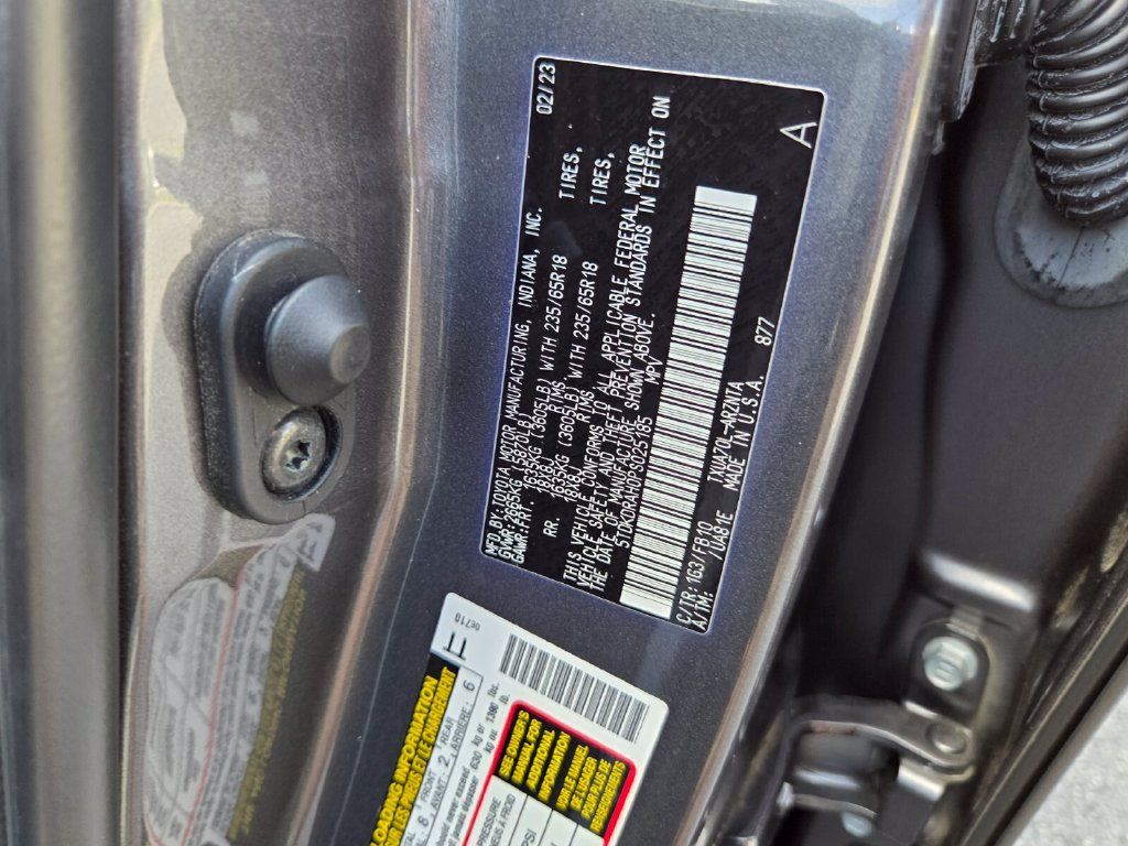 Used 2023 Toyota Highlander L FWD image 17